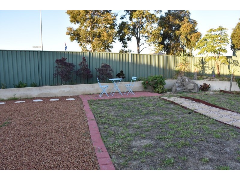 9 Mistletoe Drive, Banksia Grove WA 6031