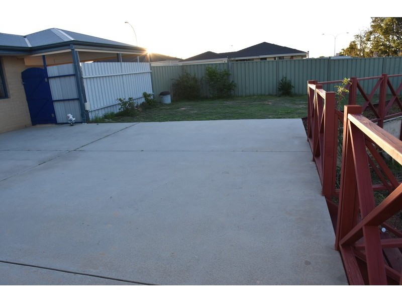 9 Mistletoe Drive, Banksia Grove WA 6031