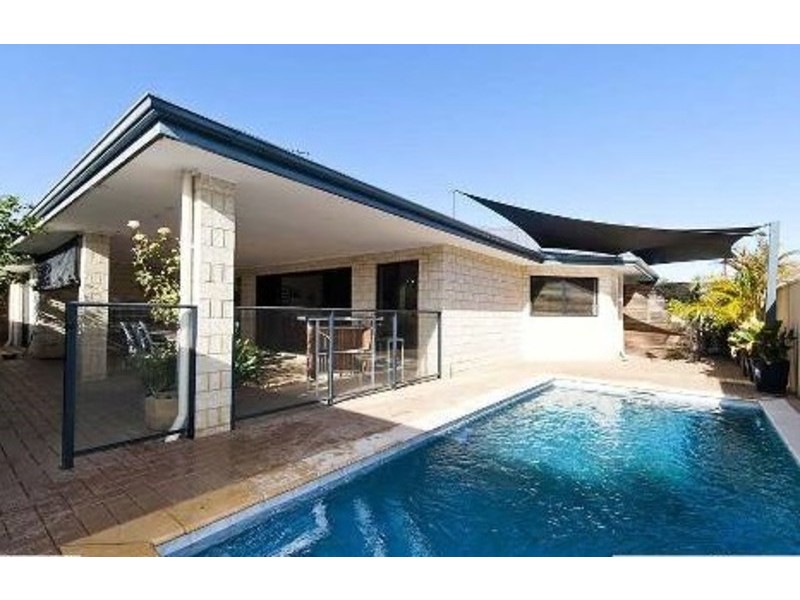 26 Sandringham Drive, Darch WA 6065