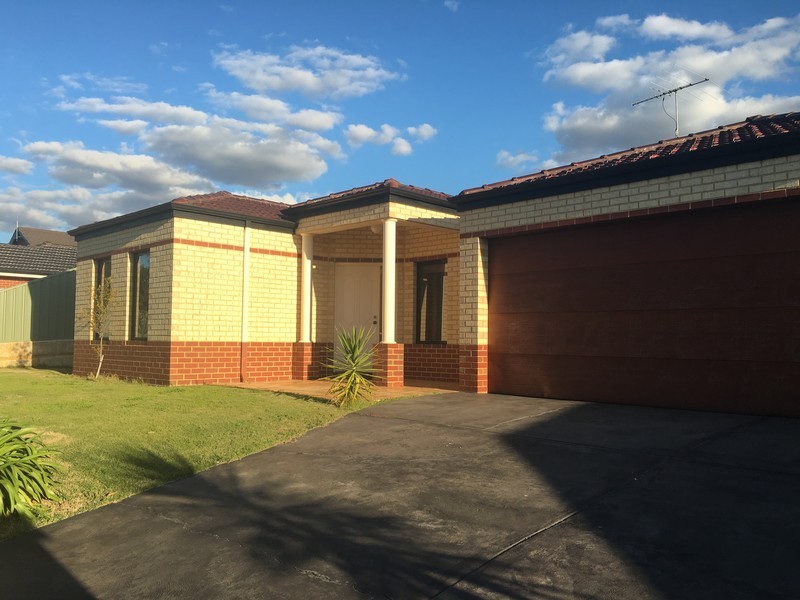 332 Kingsway, Landsdale WA 6065