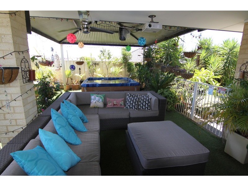 1 Waminda Way, Landsdale WA 6065