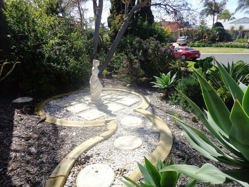 18 Richardson Court, Woodvale WA 6026