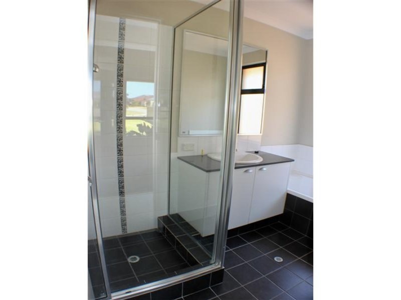 12 Eglinton Drive, Darch WA 6065