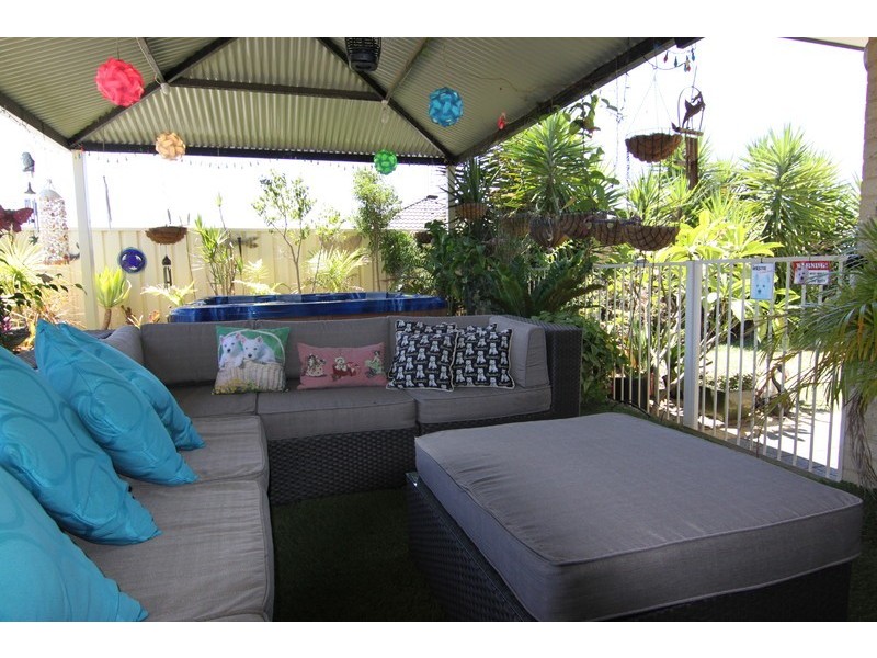 1 Waminda Way, Landsdale WA 6065