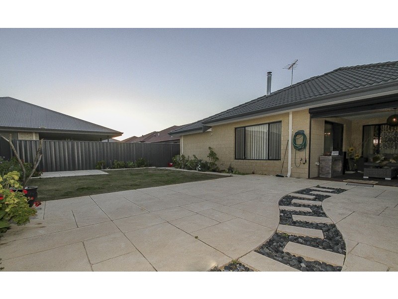 4 Varley Crest, Landsdale WA 6065