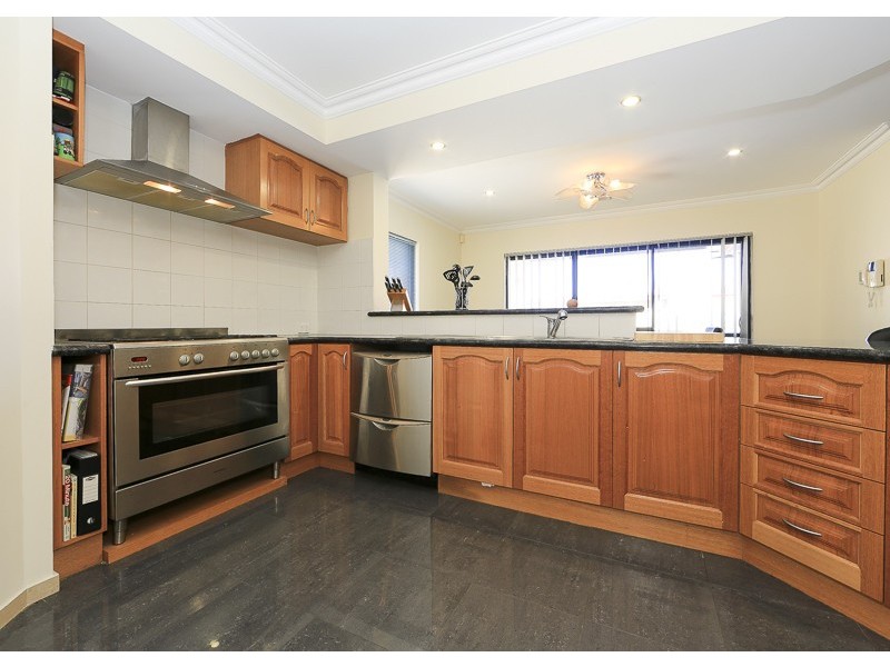 42 Dalecross Avenue, Madeley WA 6065