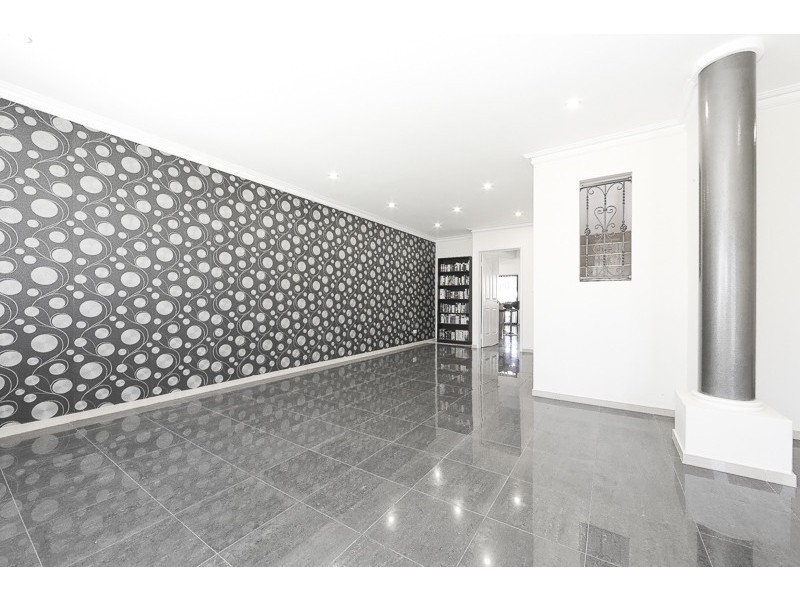 42 Dalecross Avenue, Madeley WA 6065