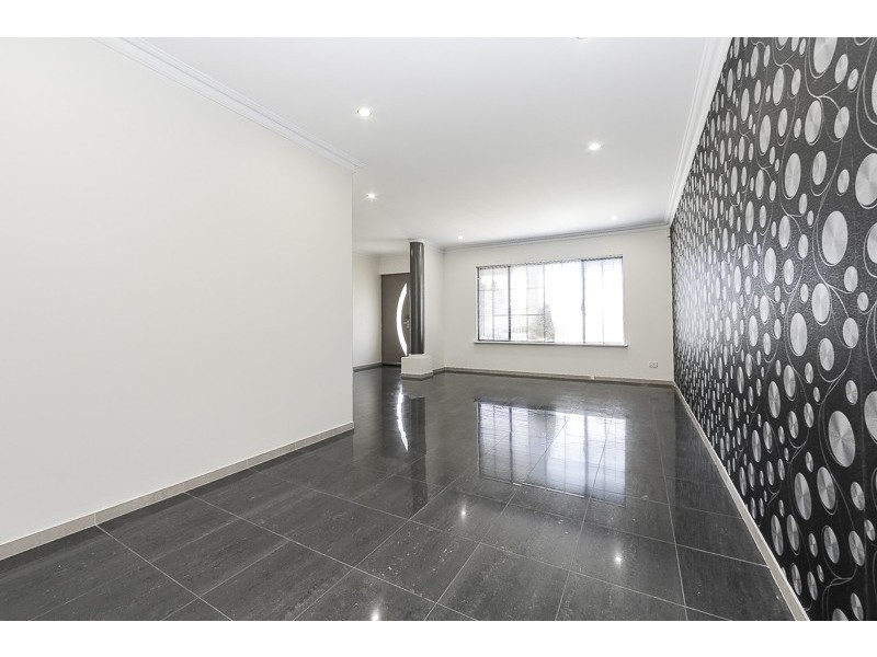 42 Dalecross Avenue, Madeley WA 6065