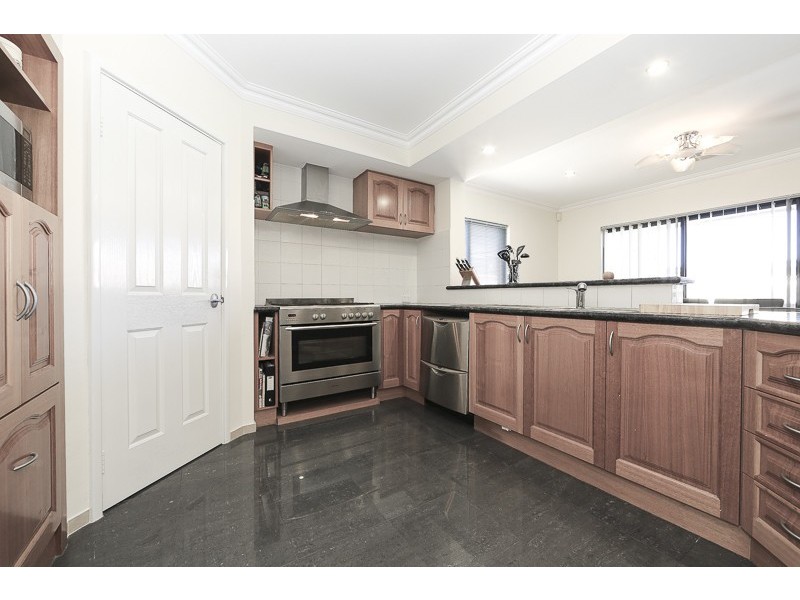 42 Dalecross Avenue, Madeley WA 6065