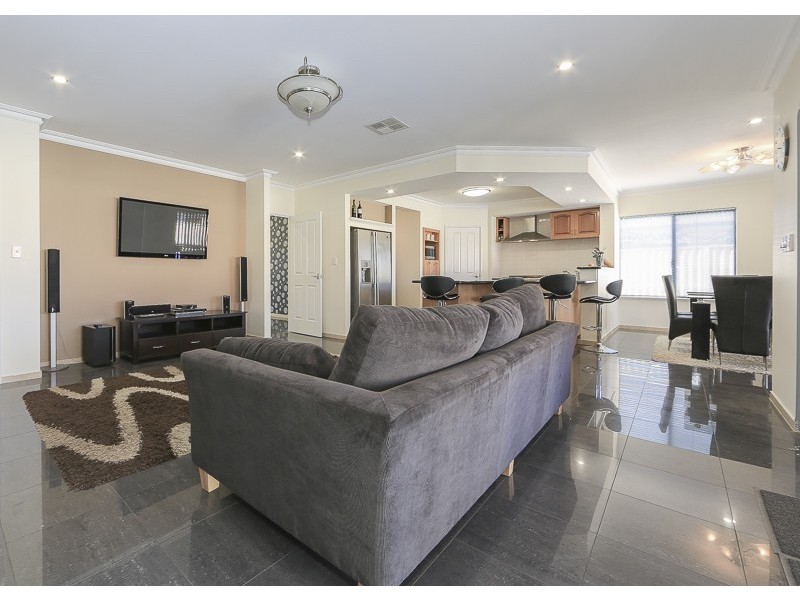 42 Dalecross Avenue, Madeley WA 6065