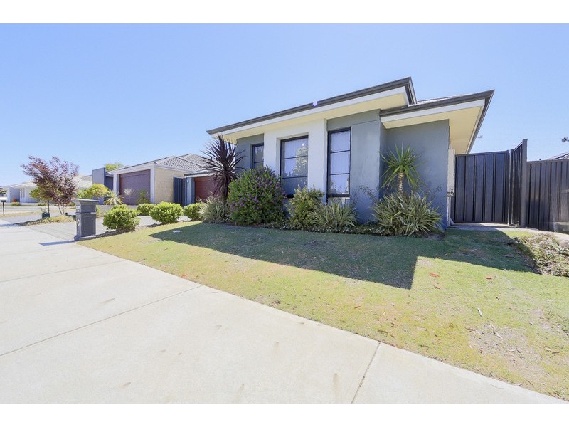 44 Alhambra Parkway, Landsdale WA 6065