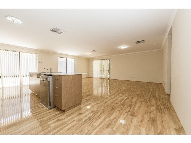 44 Alhambra Parkway, Landsdale WA 6065
