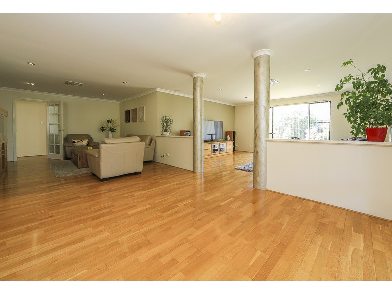 54 Southmead Dve, Landsdale WA 6065