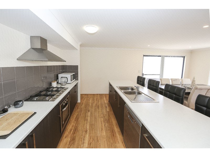 4 Merlot Way, Pearsall WA 6065