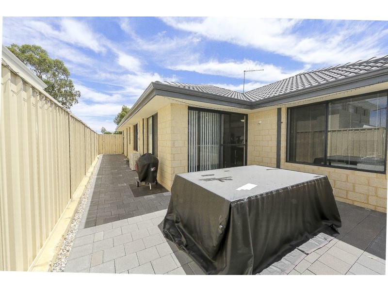 4 Merlot Way, Pearsall WA 6065