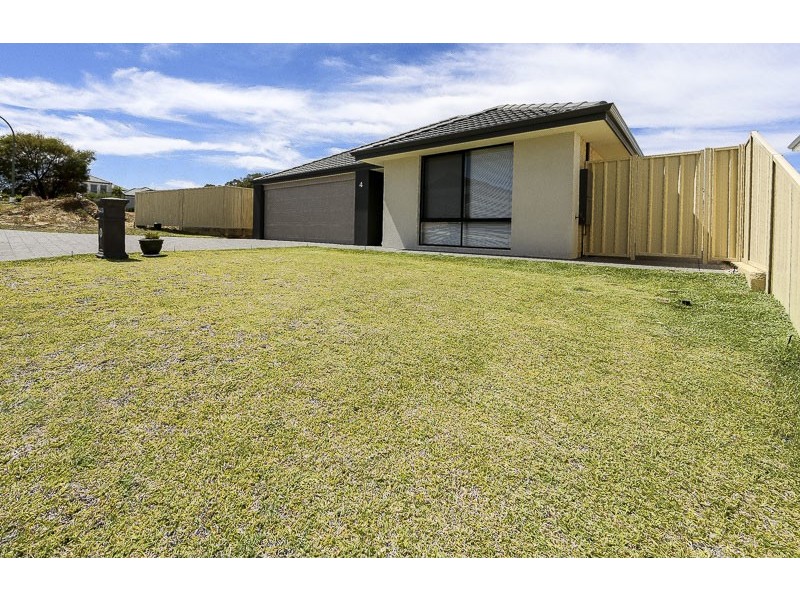 4 Merlot Way, Pearsall WA 6065