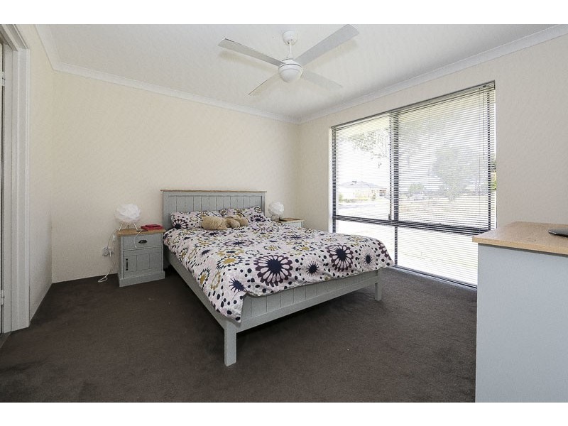 4 Merlot Way, Pearsall WA 6065