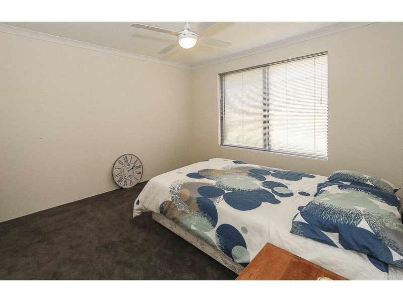 4 Merlot Way, Pearsall WA 6065