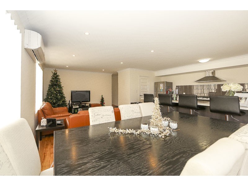 4 Merlot Way, Pearsall WA 6065