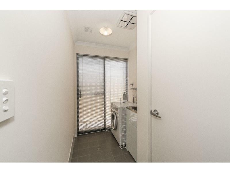 4 Merlot Way, Pearsall WA 6065