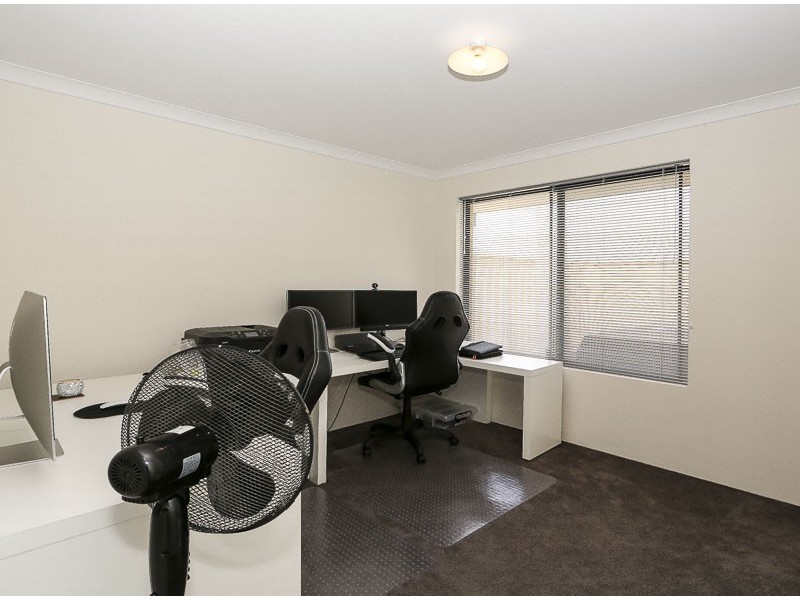 4 Merlot Way, Pearsall WA 6065