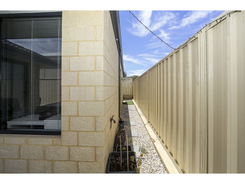 4 Merlot Way, Pearsall WA 6065