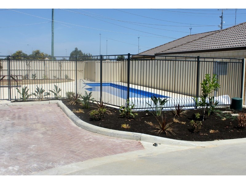 16 Hoypoy Gardens, Darch WA 6065