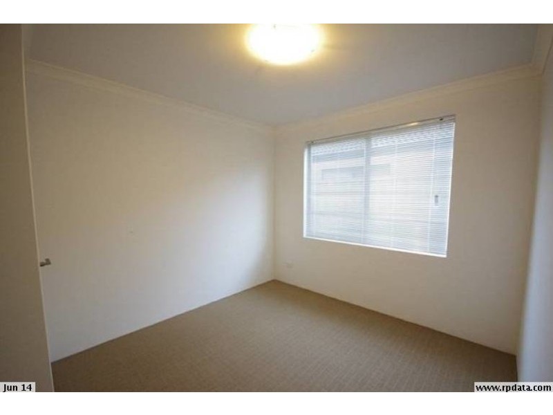 16 Hoypoy Gardens, Darch WA 6065