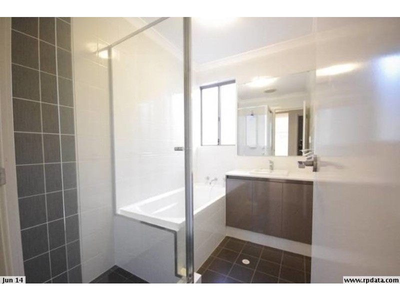 16 Hoypoy Gardens, Darch WA 6065