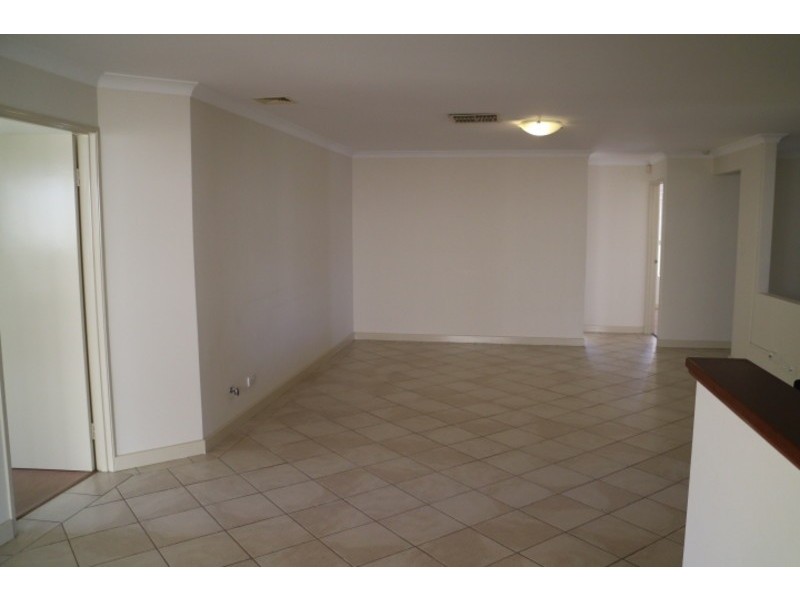 31 Brockwell Pathway, Landsdale WA 6065