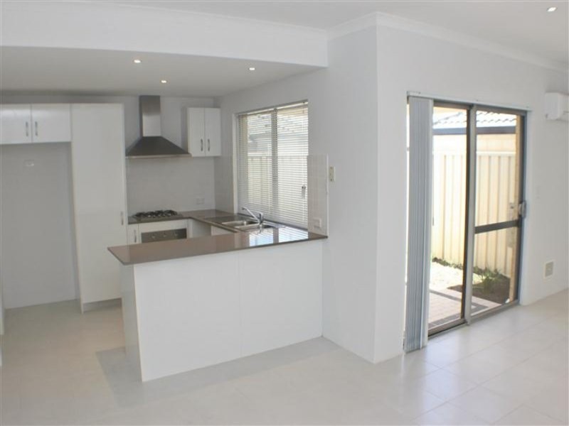 12 Chernoff Loop, Darch WA 6065