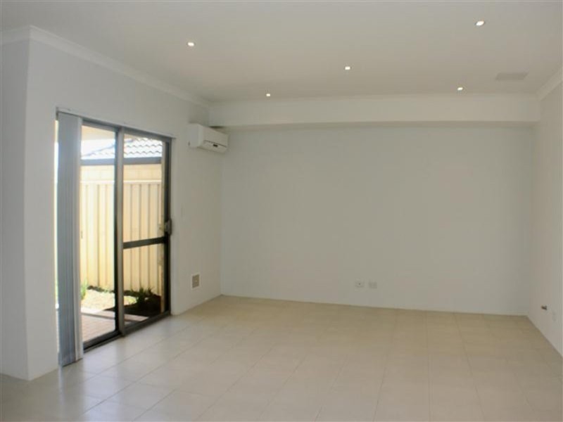 12 Chernoff Loop, Darch WA 6065