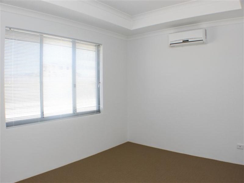 12 Chernoff Loop, Darch WA 6065