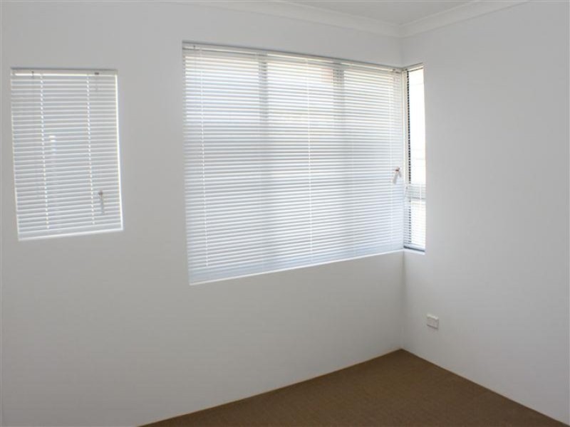 12 Chernoff Loop, Darch WA 6065