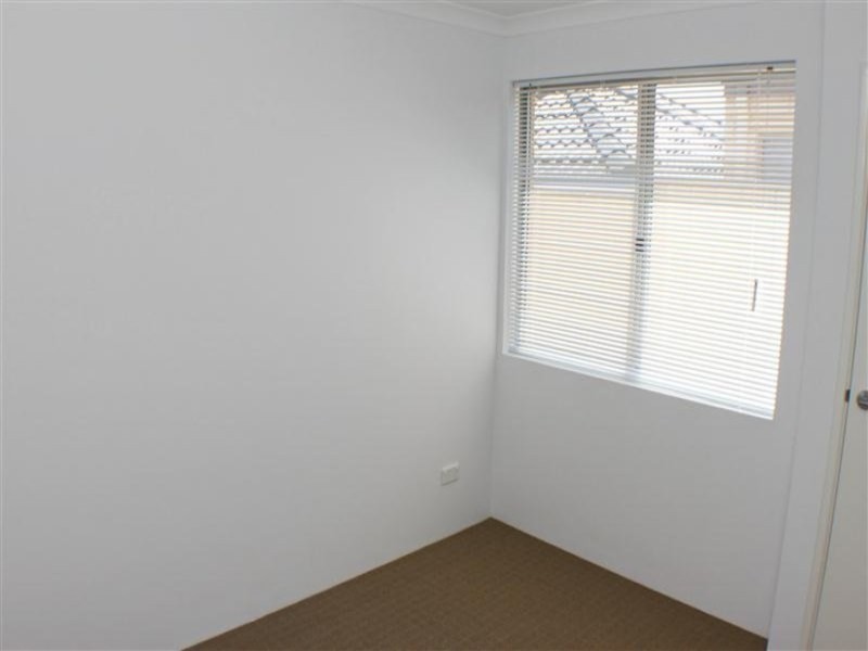 12 Chernoff Loop, Darch WA 6065