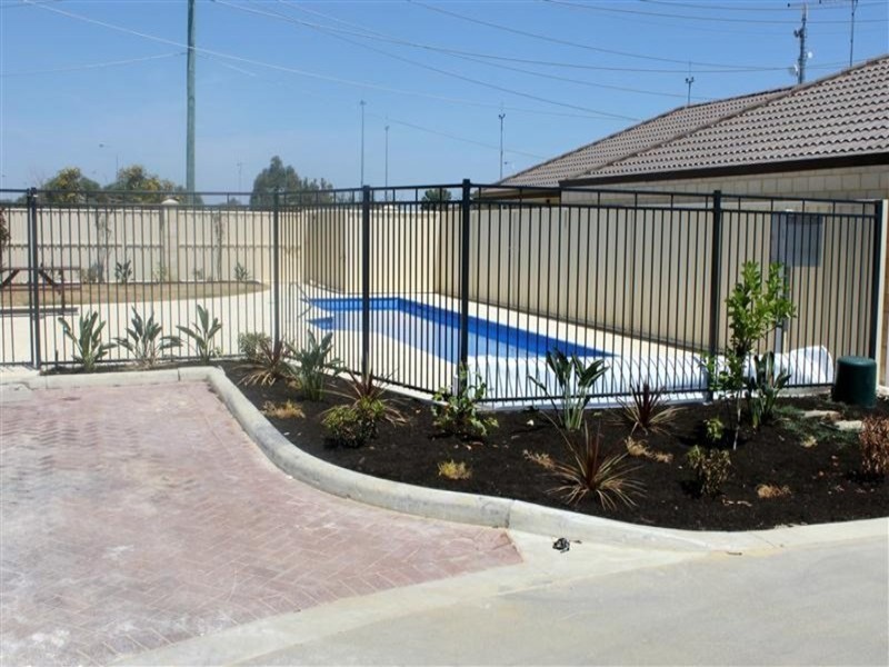 12 Chernoff Loop, Darch WA 6065