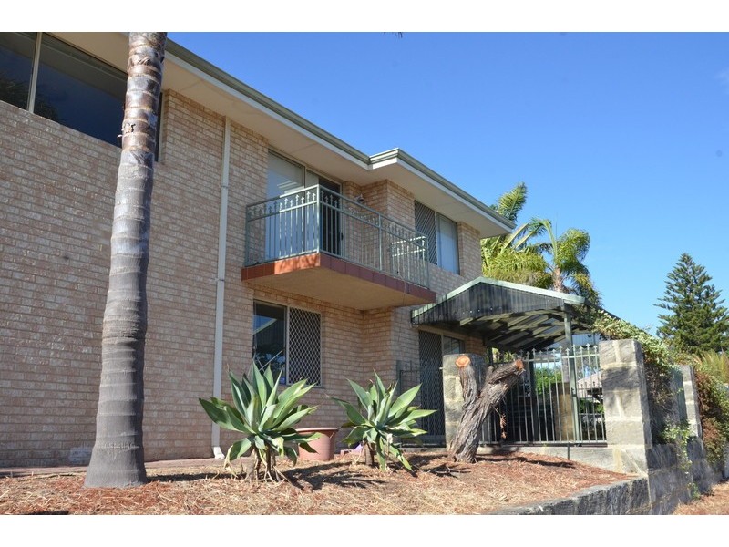 42A MOULDEN Avenue, Yokine WA 6060