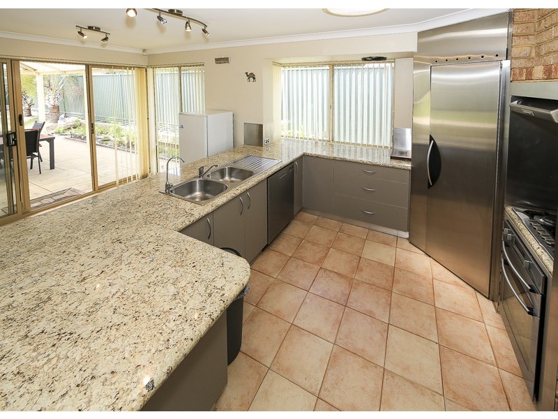 7 Cambrian Mall, Alexander Heights WA 6064