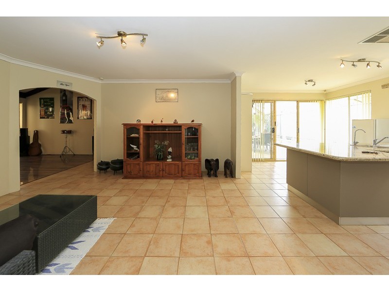 7 Cambrian Mall, Alexander Heights WA 6064