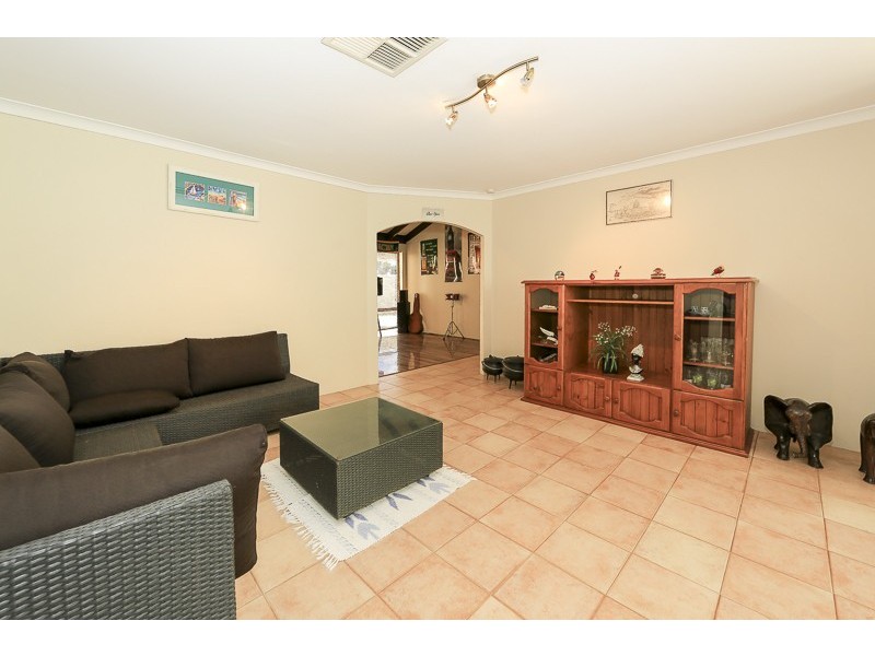 7 Cambrian Mall, Alexander Heights WA 6064