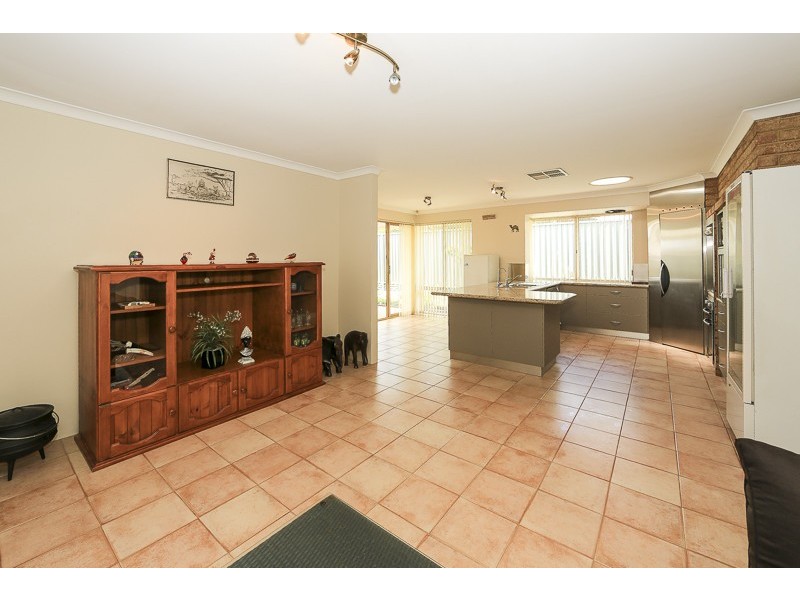 7 Cambrian Mall, Alexander Heights WA 6064