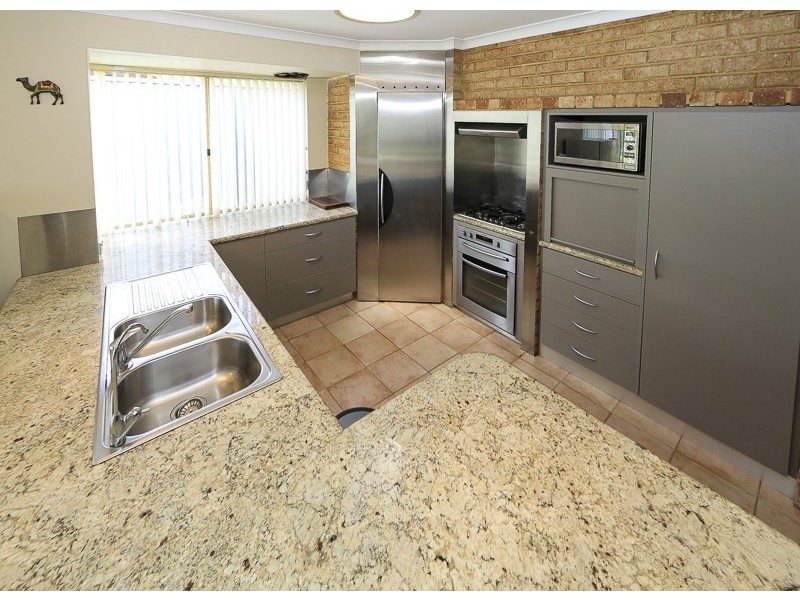 7 Cambrian Mall, Alexander Heights WA 6064