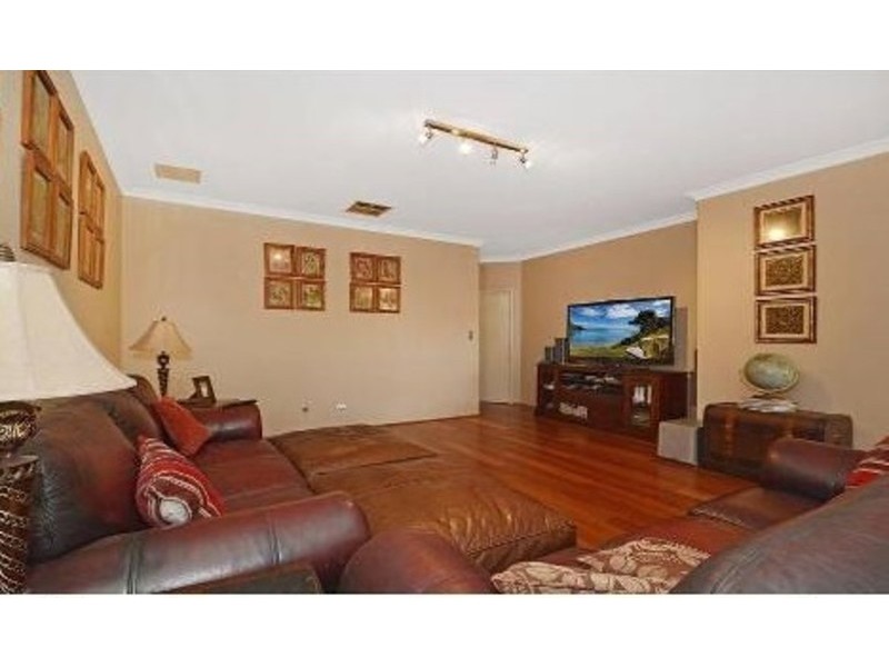 26 Sandringham Drive, Darch WA 6065