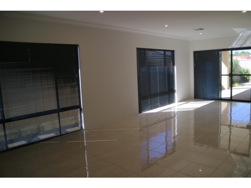 67 Bolton Way, Darch WA 6065