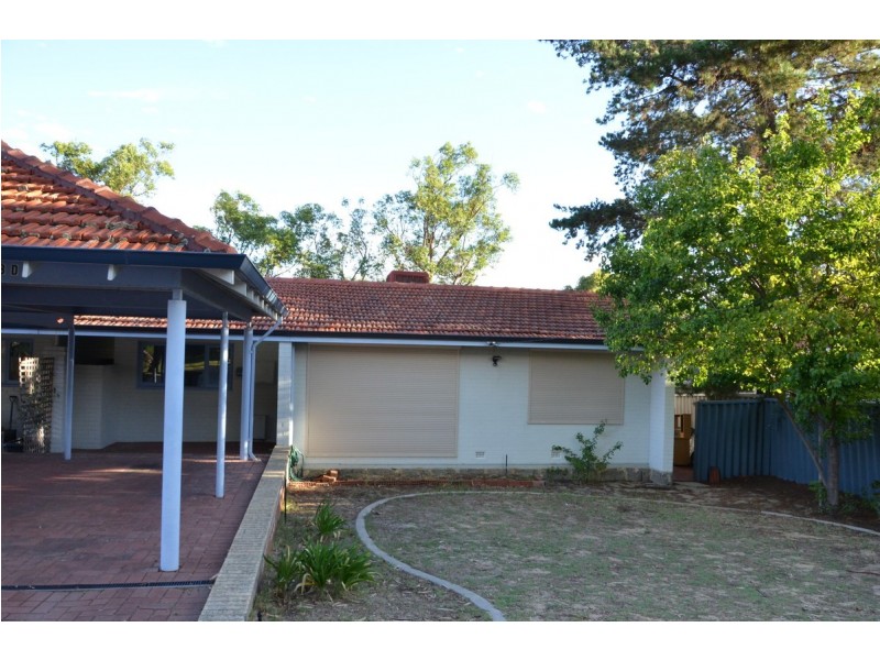 8D CASSERLEY Avenue, Girrawheen WA 6064