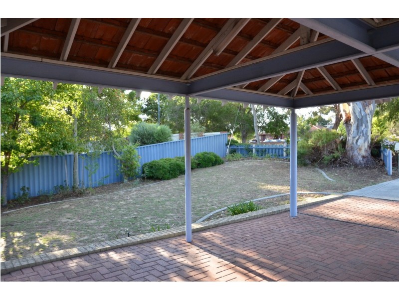 8D CASSERLEY Avenue, Girrawheen WA 6064