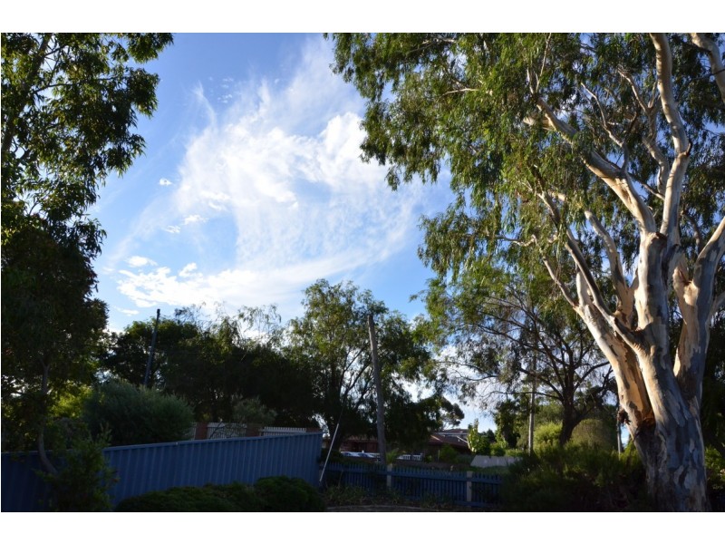 8D CASSERLEY Avenue, Girrawheen WA 6064