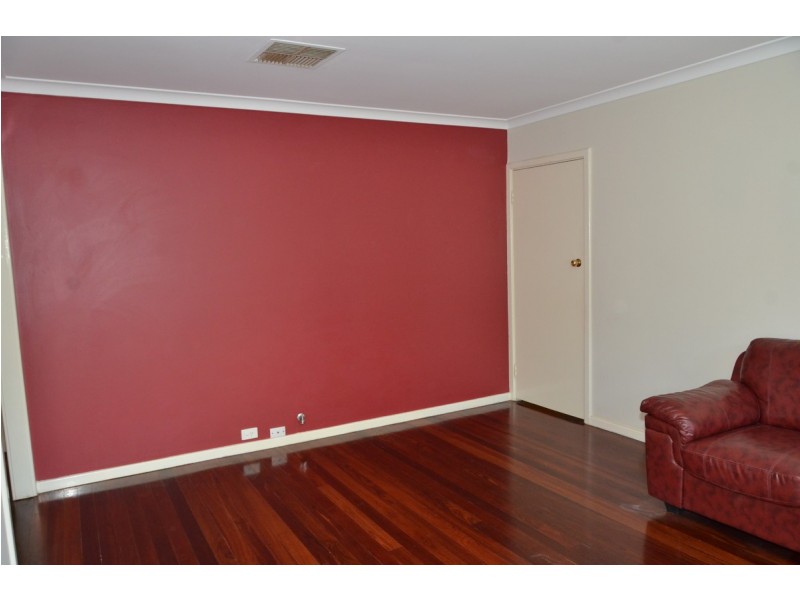 8D CASSERLEY Avenue, Girrawheen WA 6064