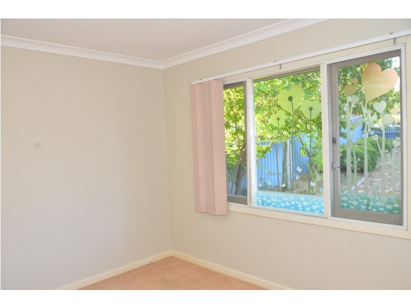 8D CASSERLEY Avenue, Girrawheen WA 6064