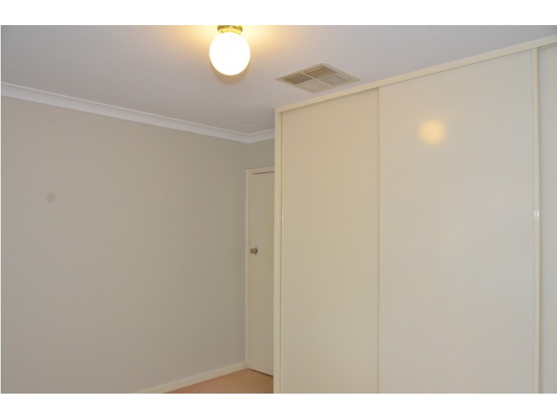 8D CASSERLEY Avenue, Girrawheen WA 6064